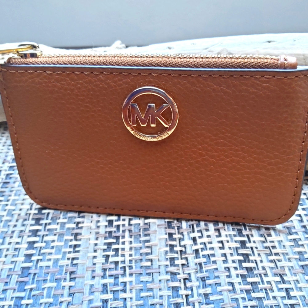 Michael Kors Leather Change Purse w/ top zipper.